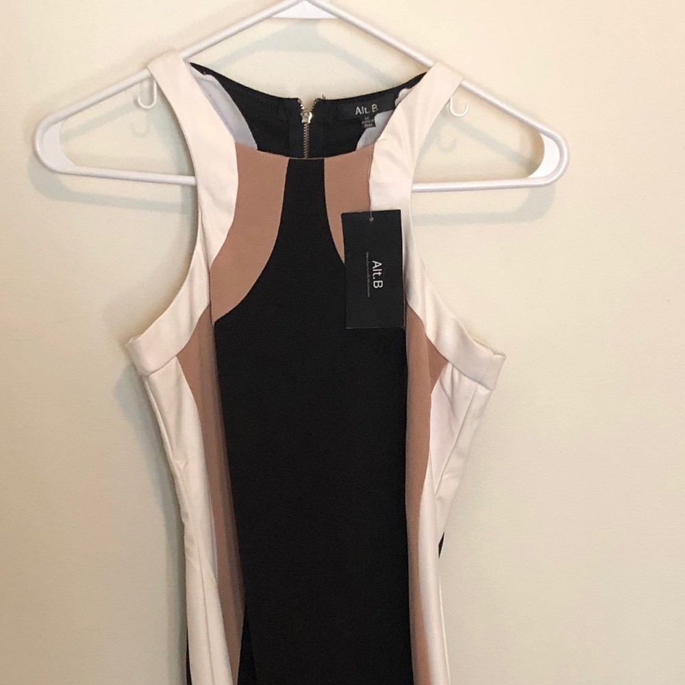 Dress - Picture 2 of 5